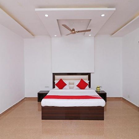 Oyo 29755 Hotel Jammu Airlines المظهر الخارجي الصورة