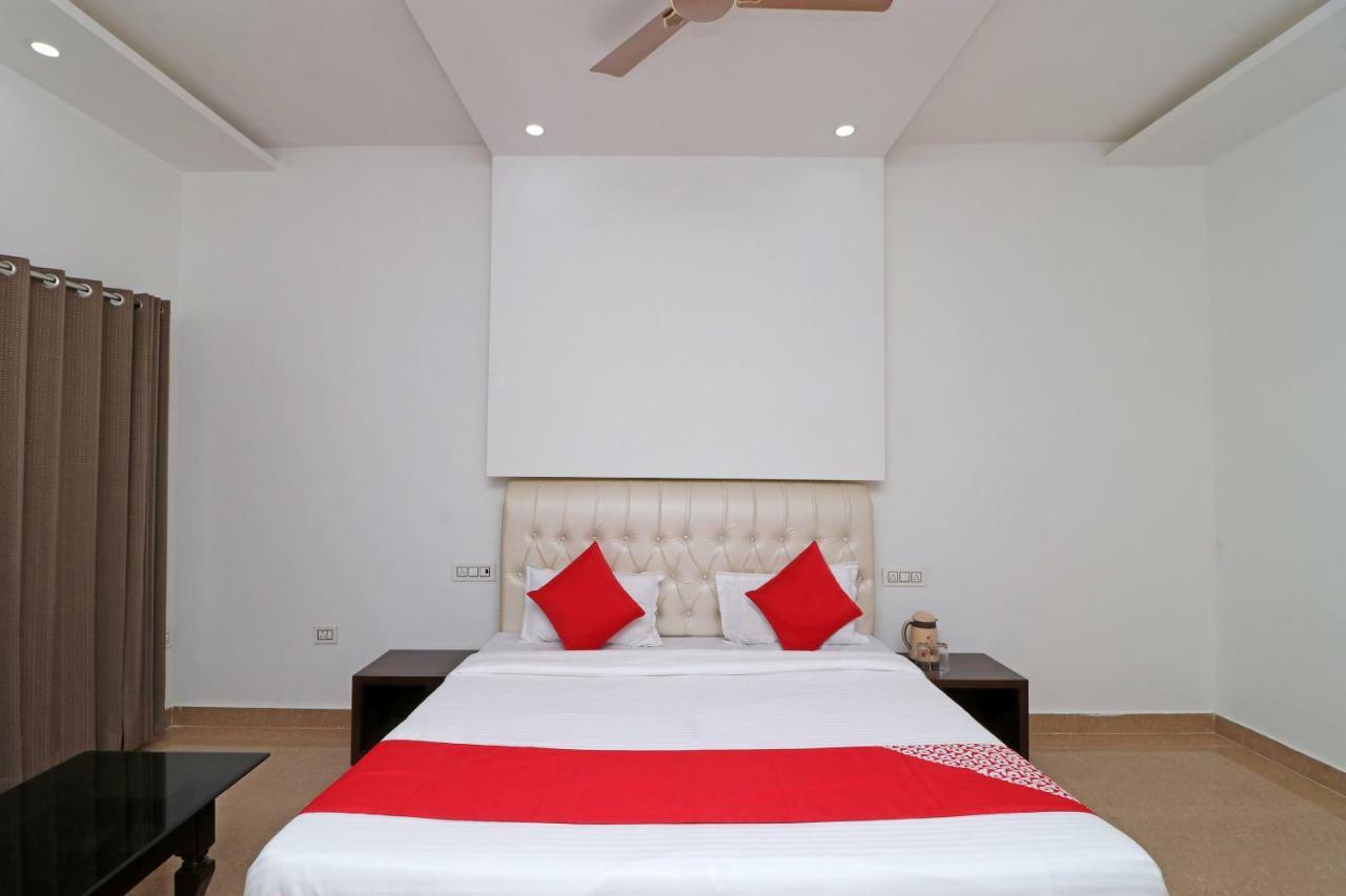 Oyo 29755 Hotel Jammu Airlines المظهر الخارجي الصورة