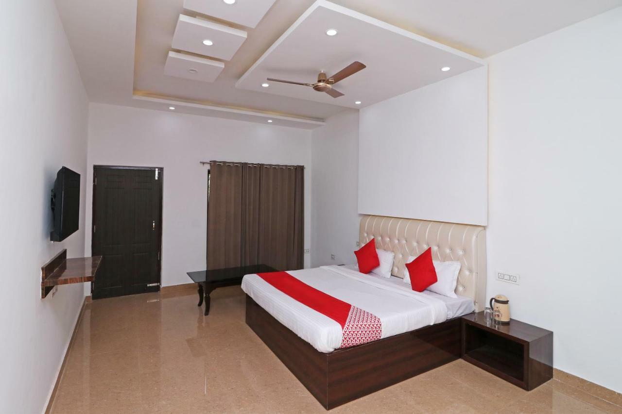 Oyo 29755 Hotel Jammu Airlines المظهر الخارجي الصورة
