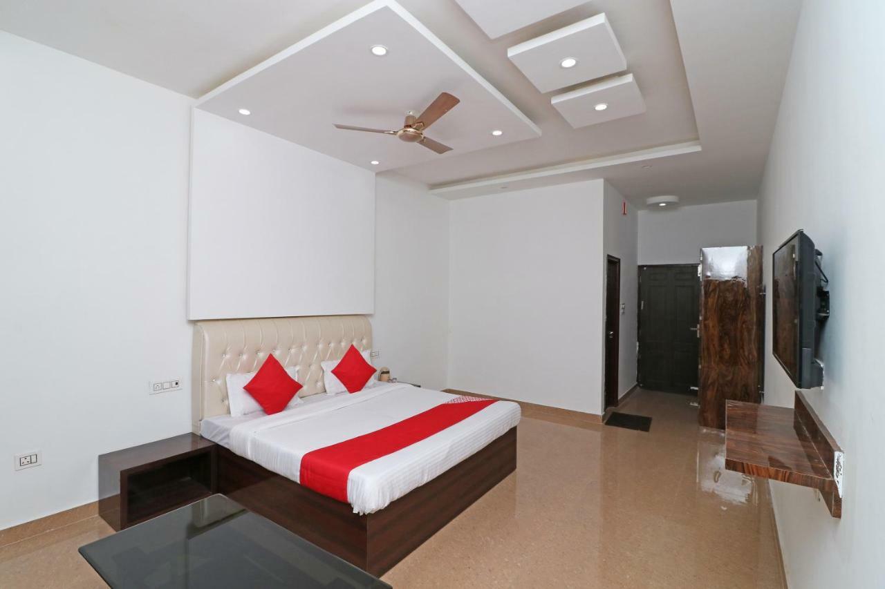 Oyo 29755 Hotel Jammu Airlines المظهر الخارجي الصورة