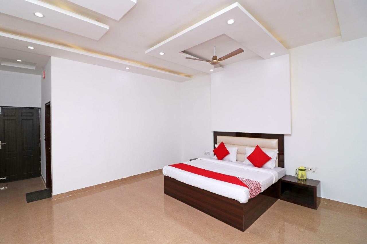 Oyo 29755 Hotel Jammu Airlines المظهر الخارجي الصورة