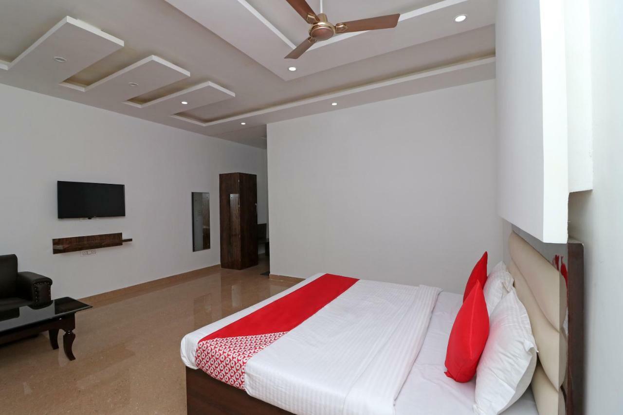 Oyo 29755 Hotel Jammu Airlines المظهر الخارجي الصورة
