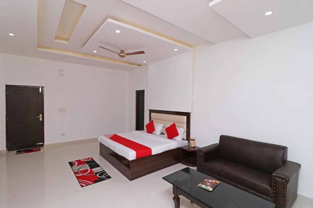 Oyo 29755 Hotel Jammu Airlines المظهر الخارجي الصورة