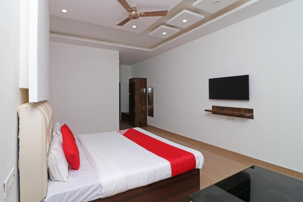 Oyo 29755 Hotel Jammu Airlines المظهر الخارجي الصورة